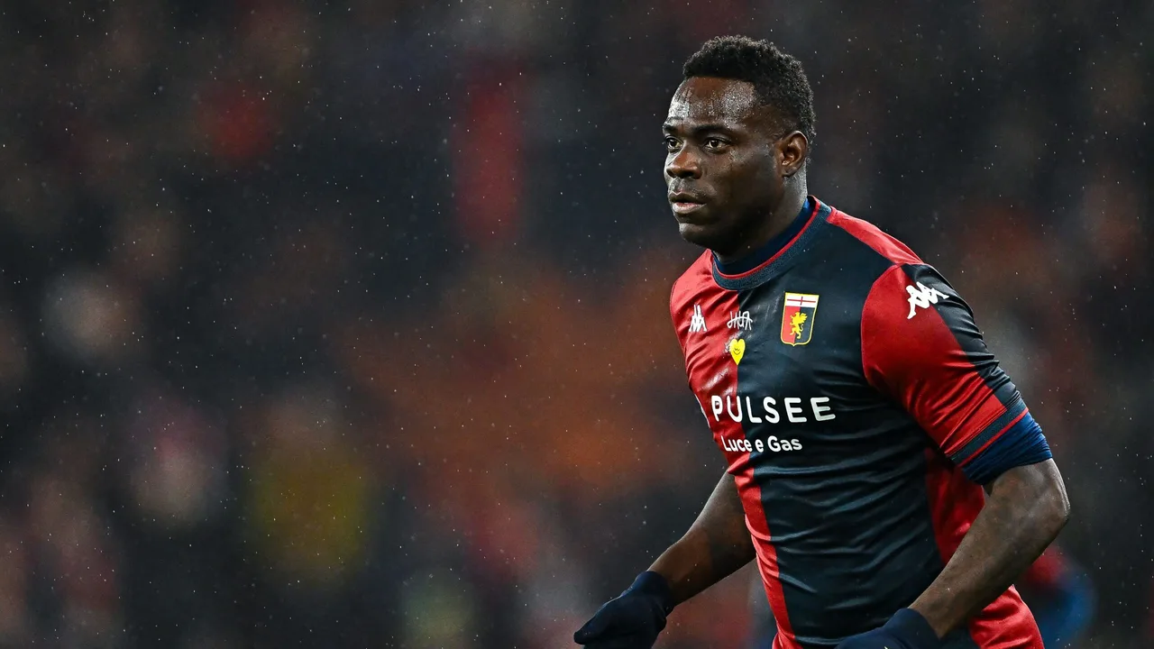 صفقات ساخنة.. السعودية تطارد بالوتيلي وباريس تخطط لضم نجم ريال مدريد مجانًا